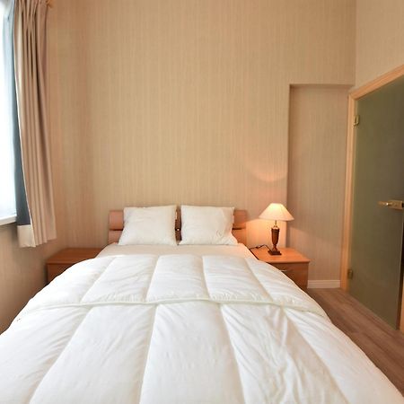 Former Hotel In The Centre And At 50 Metres From The Beach In Panne De Panne Bagian luar foto
