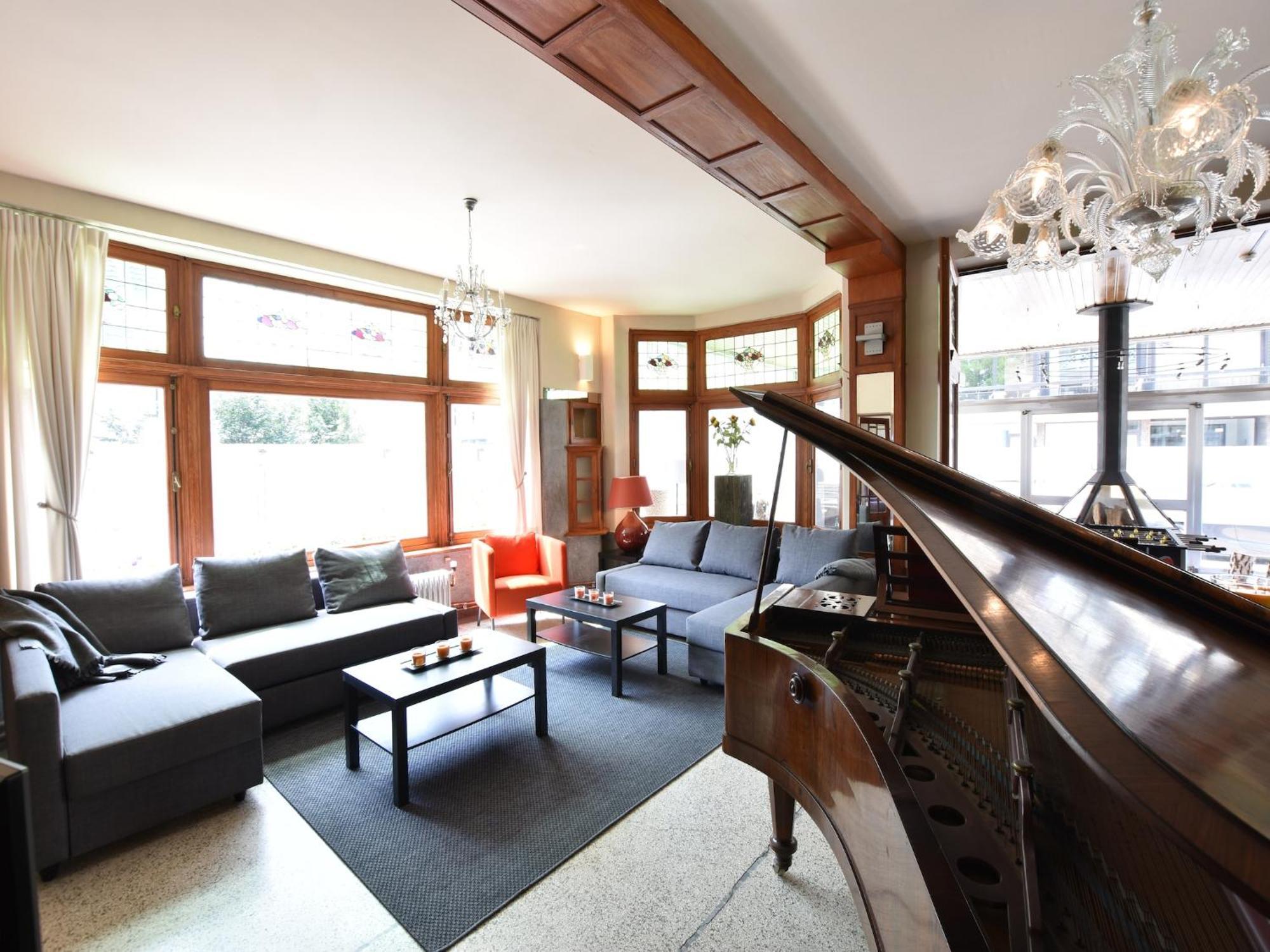 Former Hotel In The Centre And At 50 Metres From The Beach In Panne De Panne Bagian luar foto